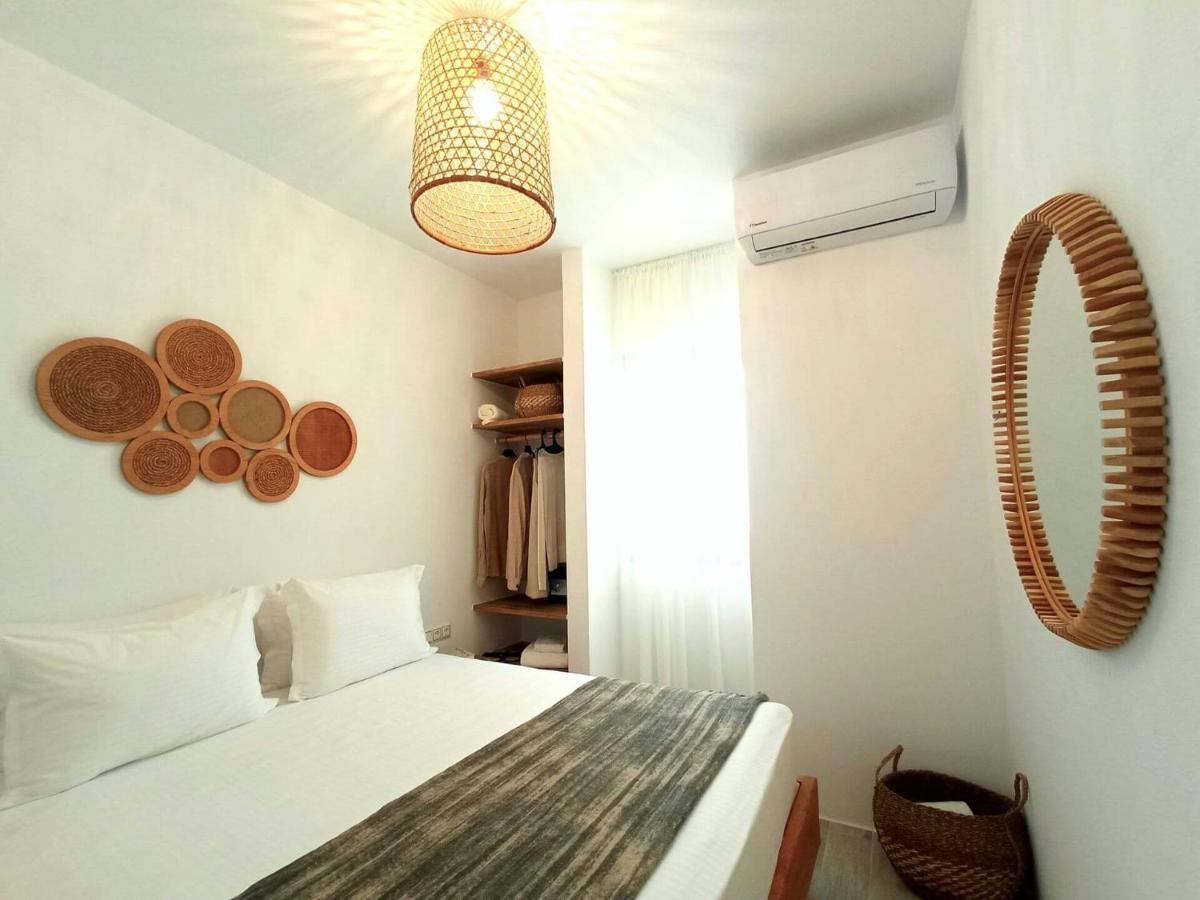 Beach Apartment Thalia With Hot Tub And Sea View Agios Prokopios (Naxos) Exterior foto