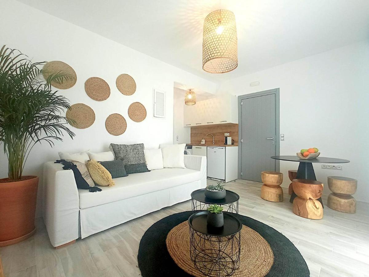 Beach Apartment Thalia With Hot Tub And Sea View Agios Prokopios (Naxos) Exterior foto
